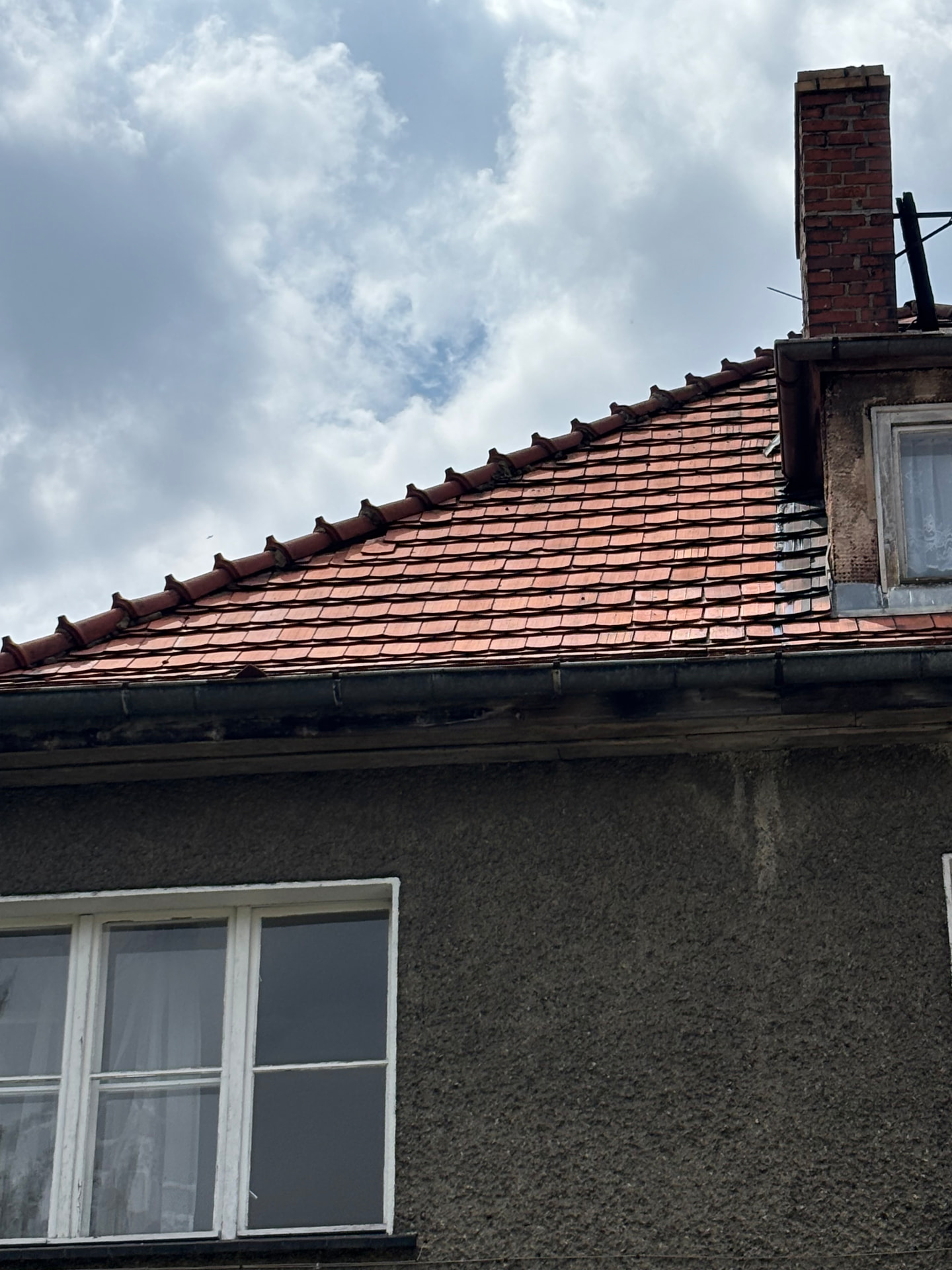 Po: Dach z dachówki ceramicznej – Kłodzko